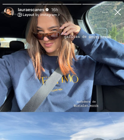 Dessuadora unisex amb el text "T'ESTIMO" brodat en minimalista, disseny elegant de Catalan Words que han lluït influencers com Laura Escanes i Dulceida.